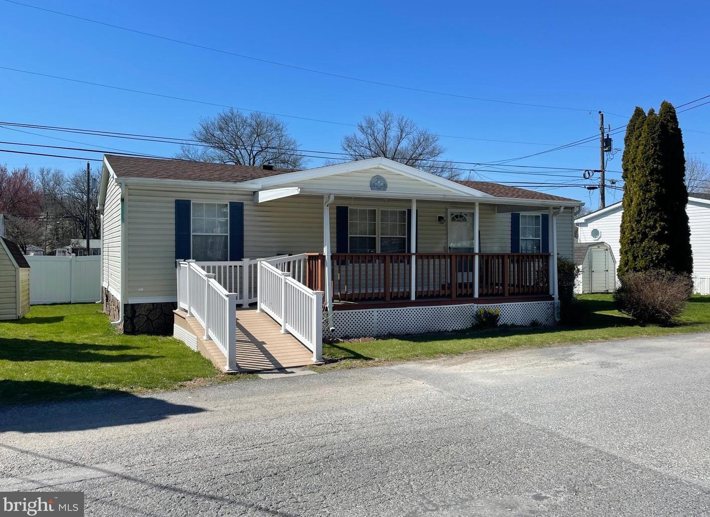 16 Madge Dr, Lancaster, PA 17603