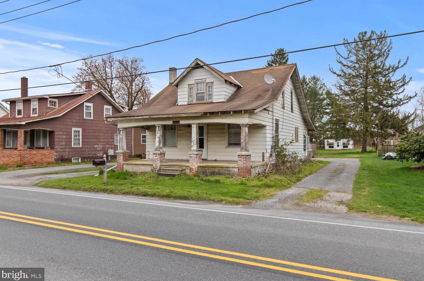 21 Hellers Church Rd, Bareville, PA 17540-1744