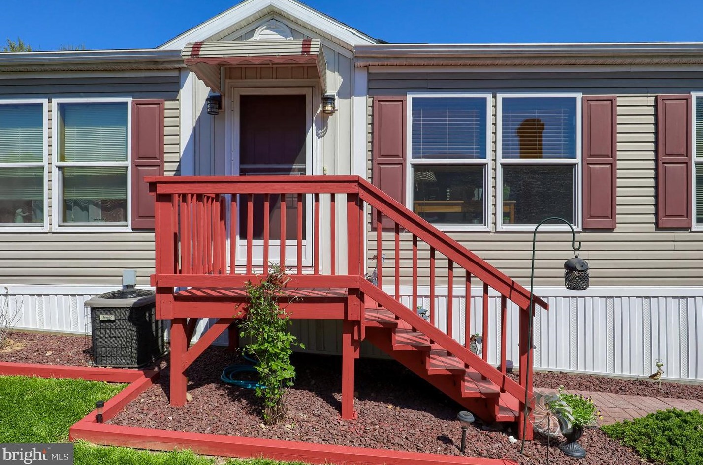 156 Westbrook Dr, Ephrata, PA 17522