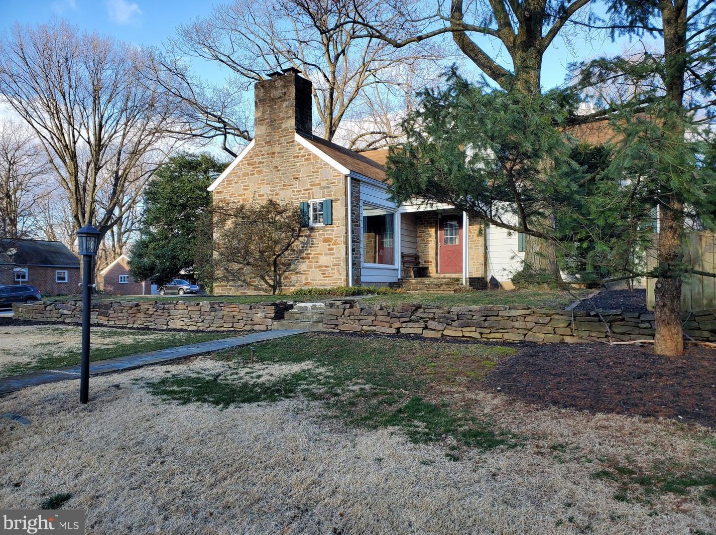1003 Oak St, Akron, PA 17501