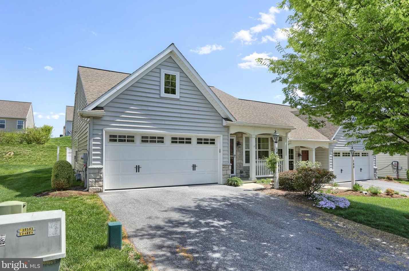142 Waypoint Dr, Lancaster, PA 17603