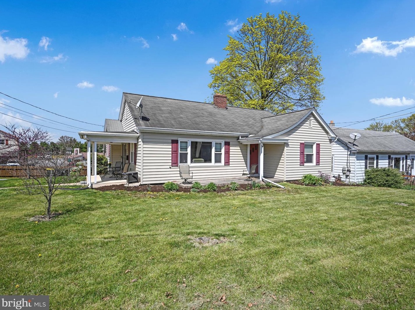 120 N 7th St, Akron, PA 17501