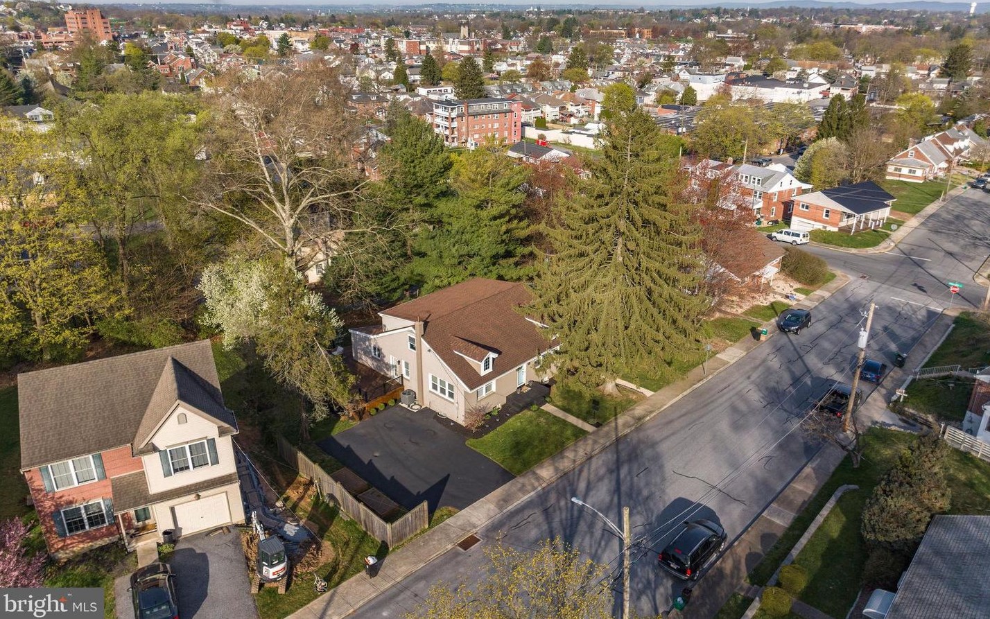 121 Spruce St, Ephrata, PA 17522