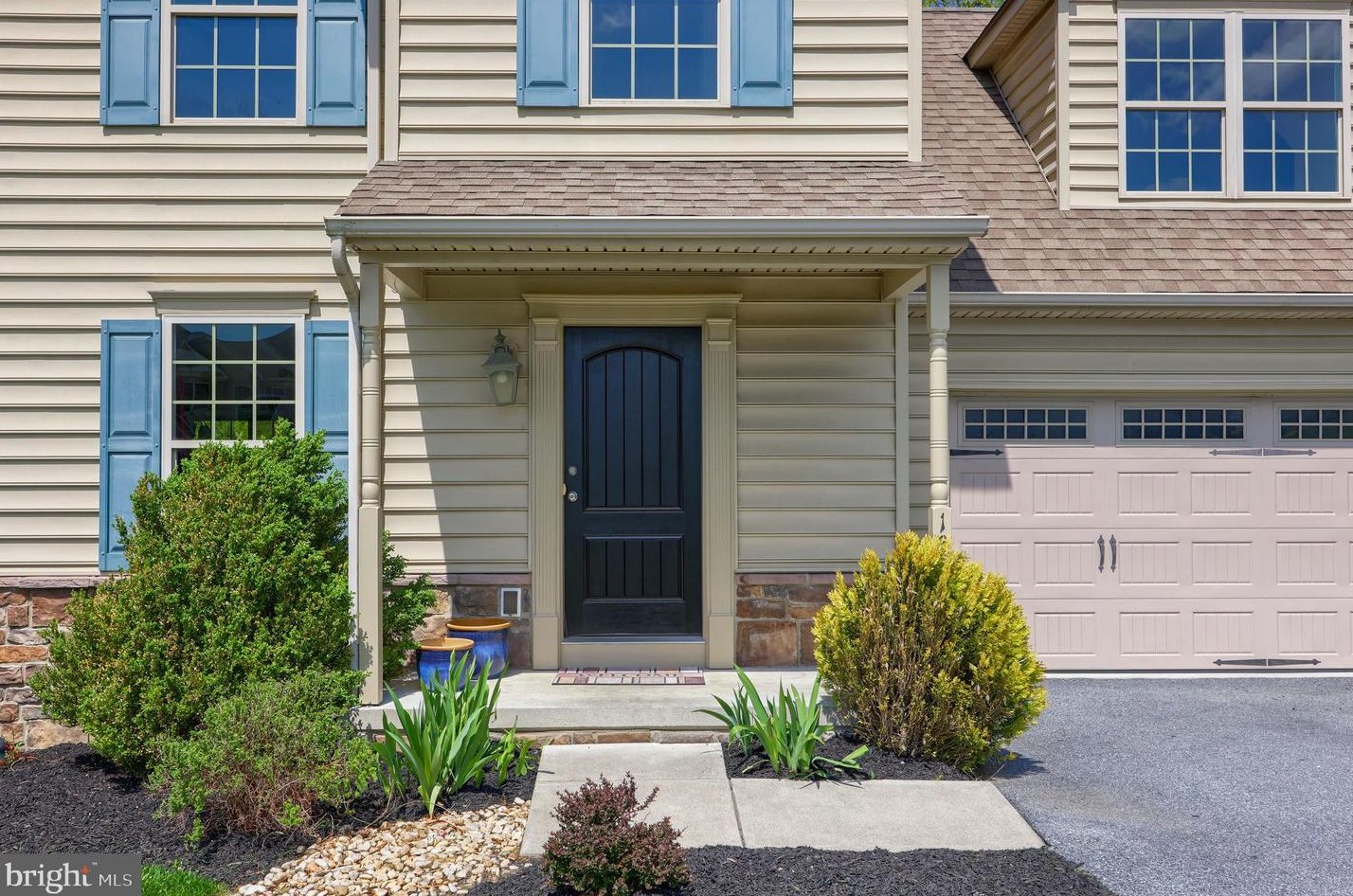 13 Garland Ln, Ephrata, PA 17522