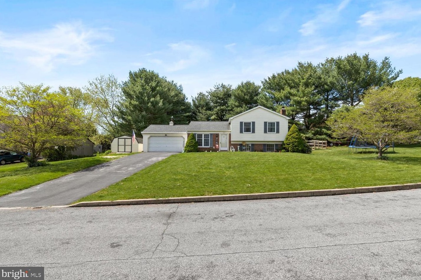 207 Moyer Ridge Dr, Old Line, PA 17545
