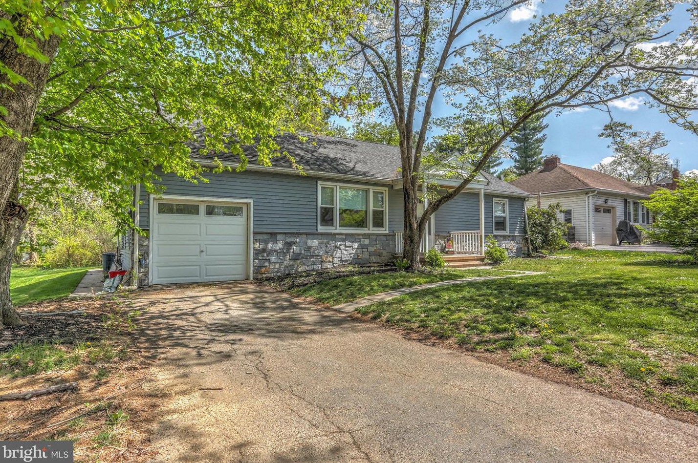 433 E Roseville Rd, Lancaster, PA 17601