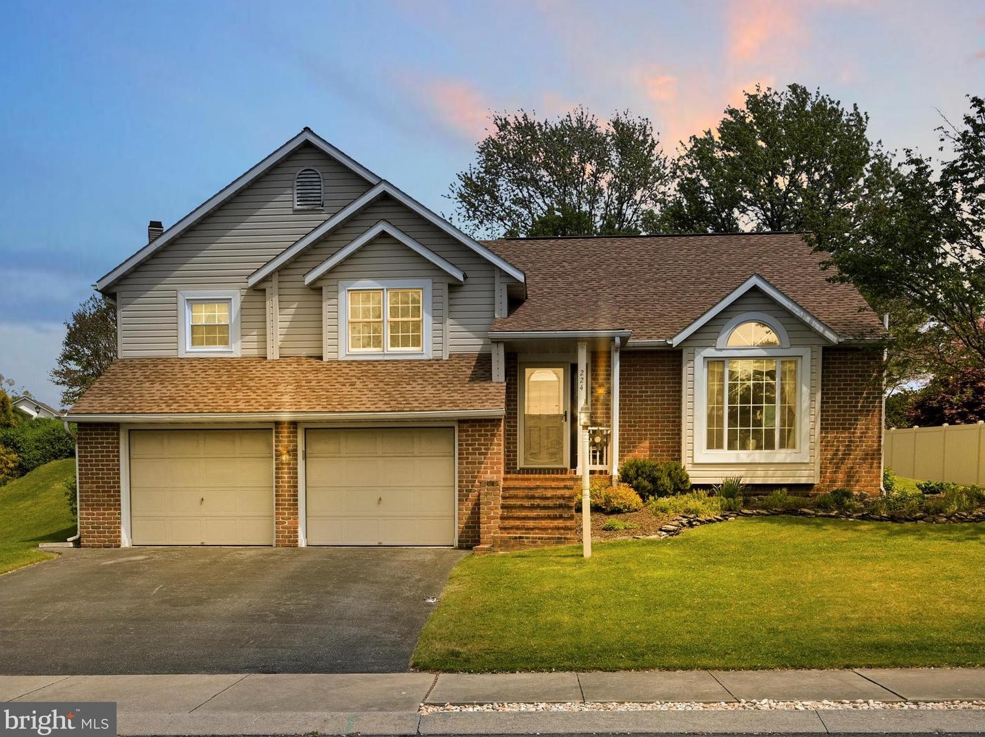 224 Mason Dr, Ephrata, PA 17522