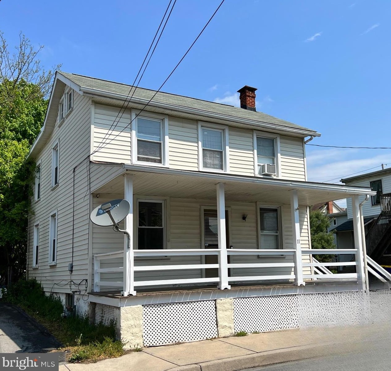 11 W Slokom Ave, Bartville, PA 17509