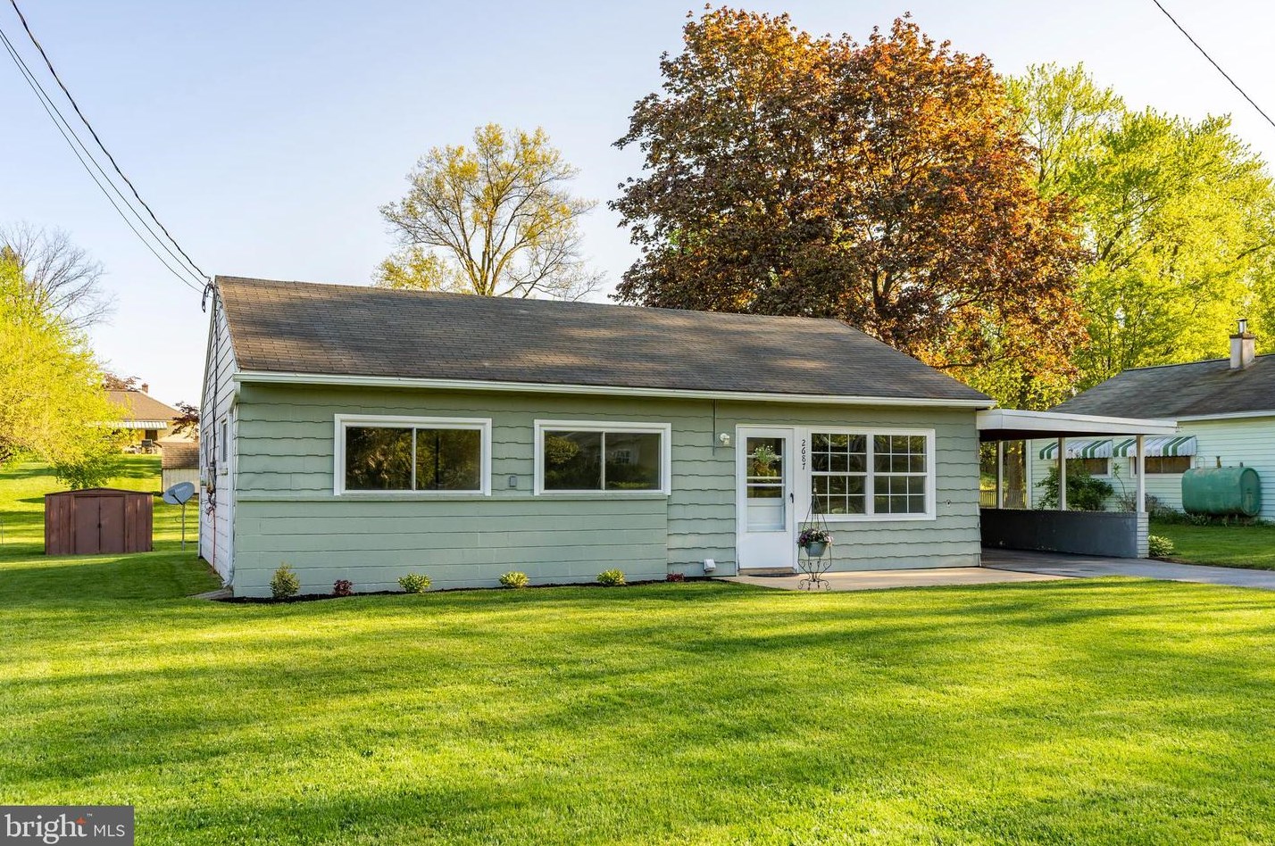 2687 Valley Rd, East Petersburg, PA 17520-1264