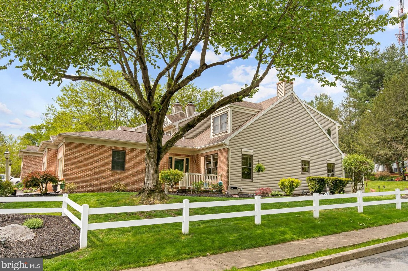 1801 Spring Ridge Ln, Lancaster, PA 17603