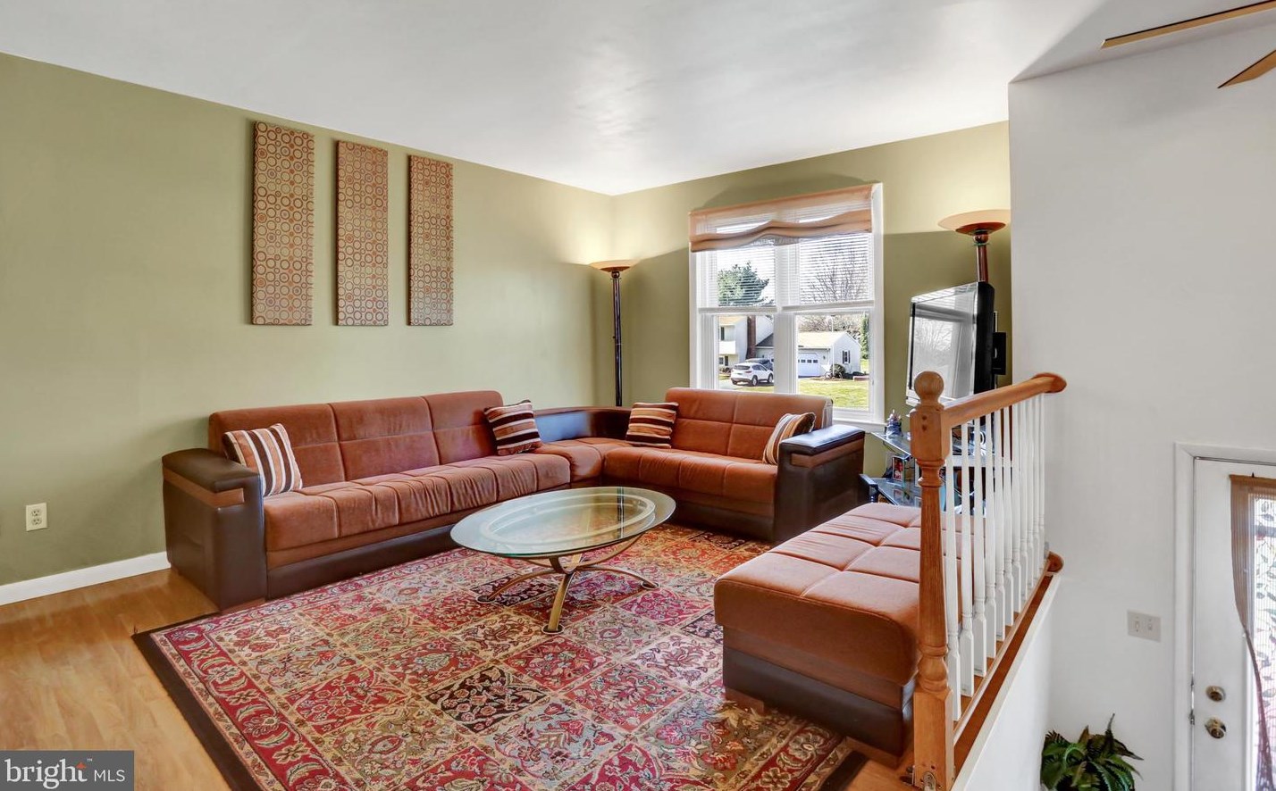 455 Holly Ann Dr, Landisville, PA 17538-1038