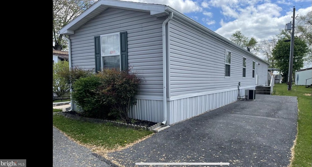 55 Summer St, Landisville, PA 17538-1145