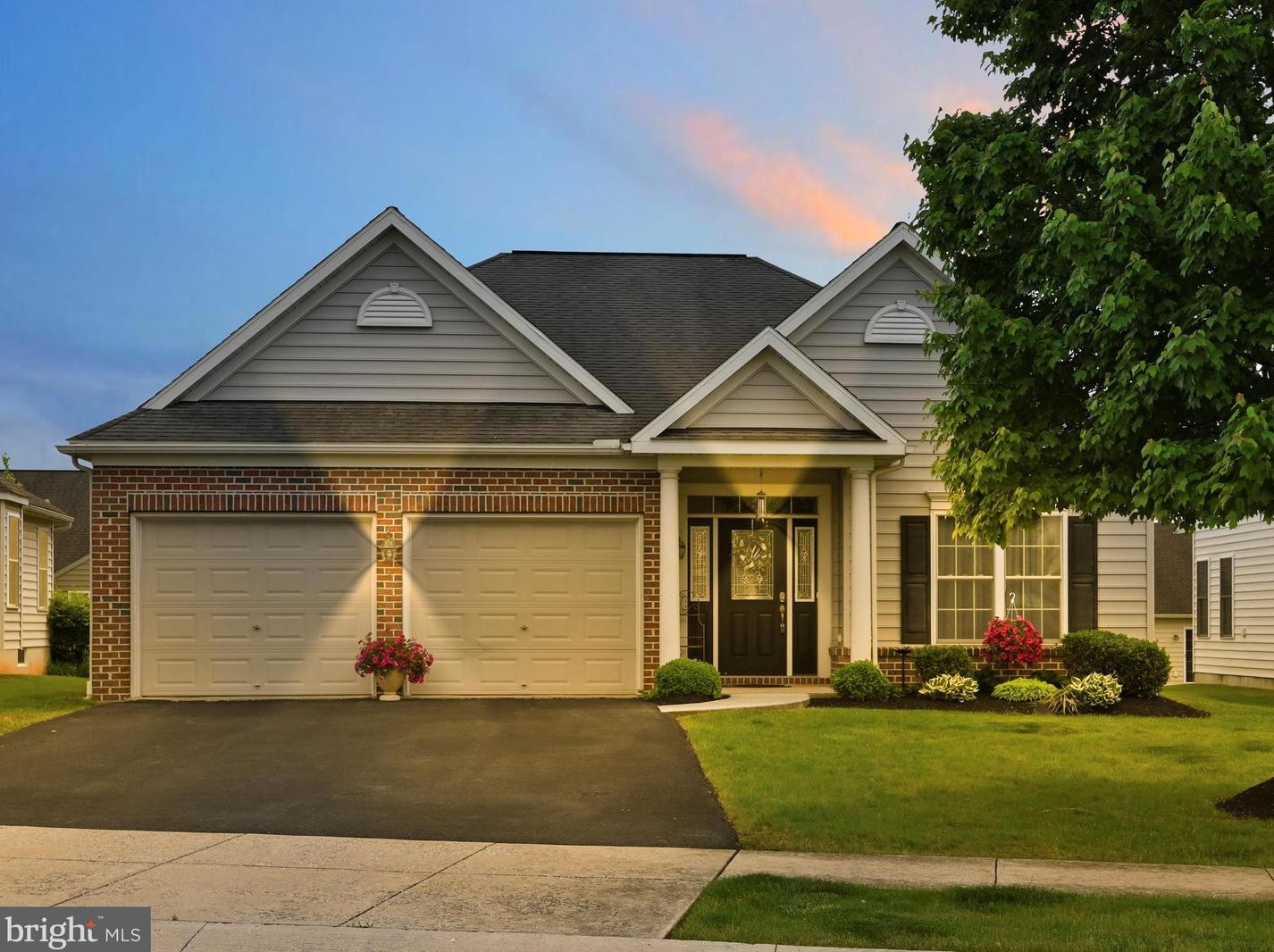 4 Pleasant Rd, Gordonville, PA 17529-9592