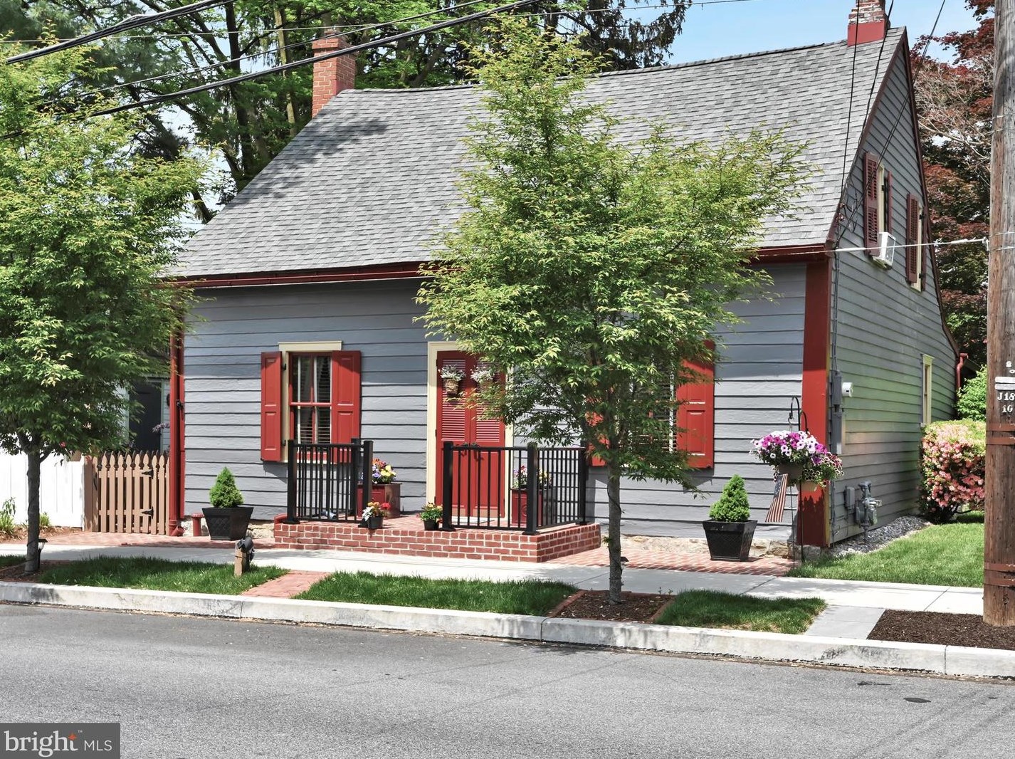 110 E High St, Marietta, PA 17547