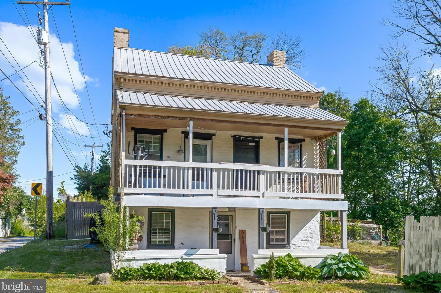 561 Marticville Rd, Pequea, PA 17565-9729