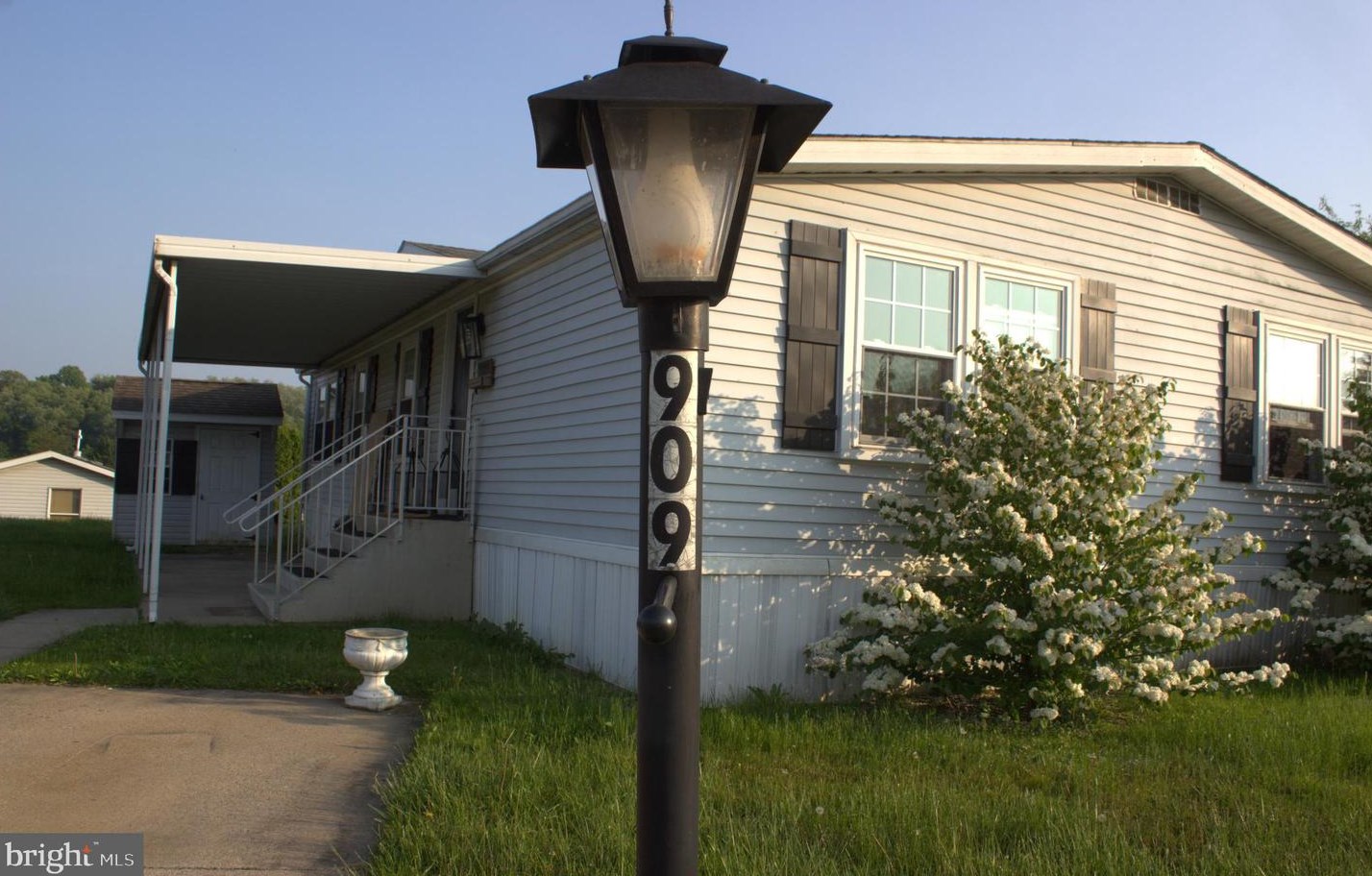 909 Dogwood St, Smithville, PA 17560