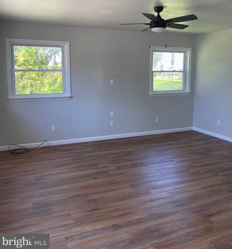 10 Hedgewood Ave, Ronks, PA 17572