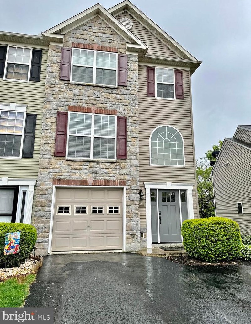 292 Red Cedar Ln, Marietta, PA 17547