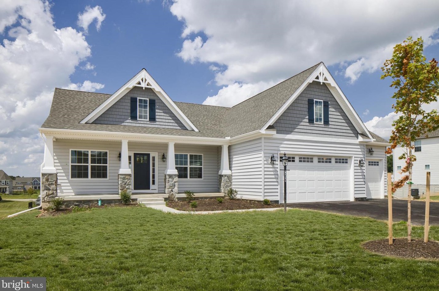 350 Village Rd #arcadia, Edisonville, PA 17579