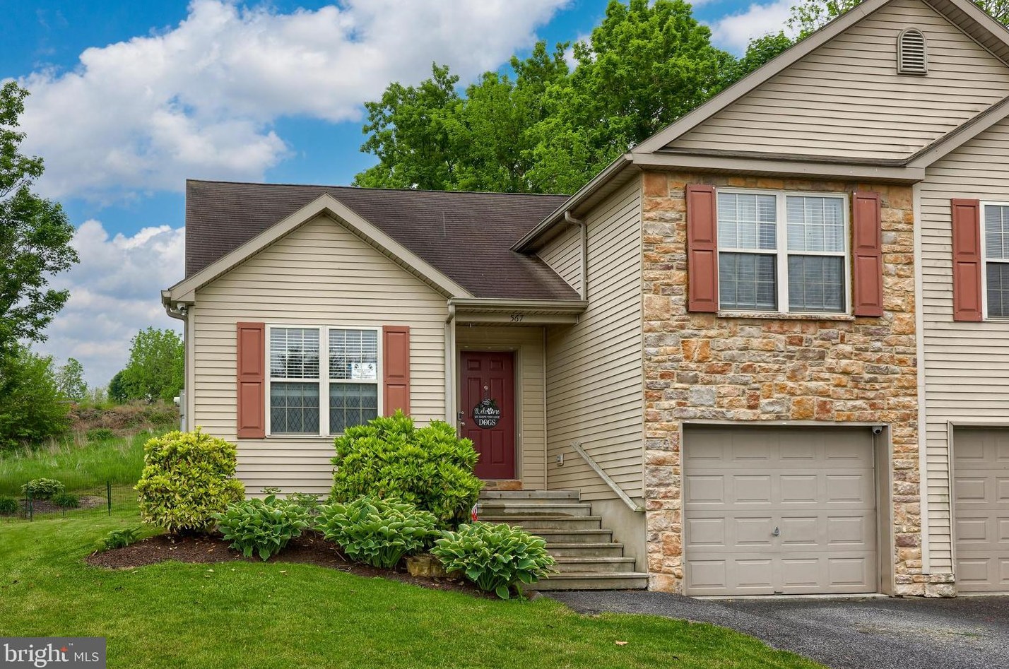 567 N State St, Ephrata, PA 17522