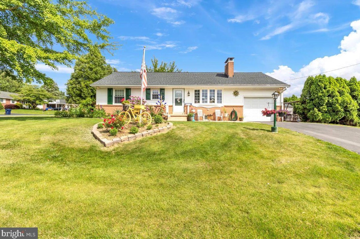 1939 Ellendale Ave, Lancaster, PA 17602