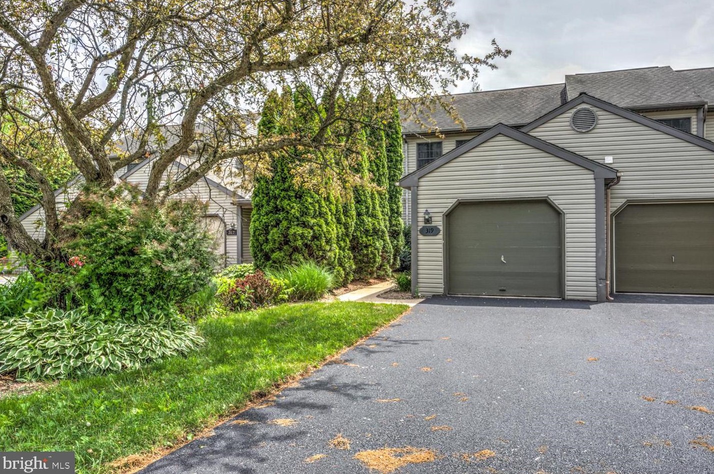 319 W Main St, Adamstown, PA 19501