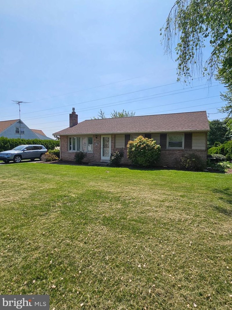 6178 Sundra Cir, East Petersburg, PA 17520