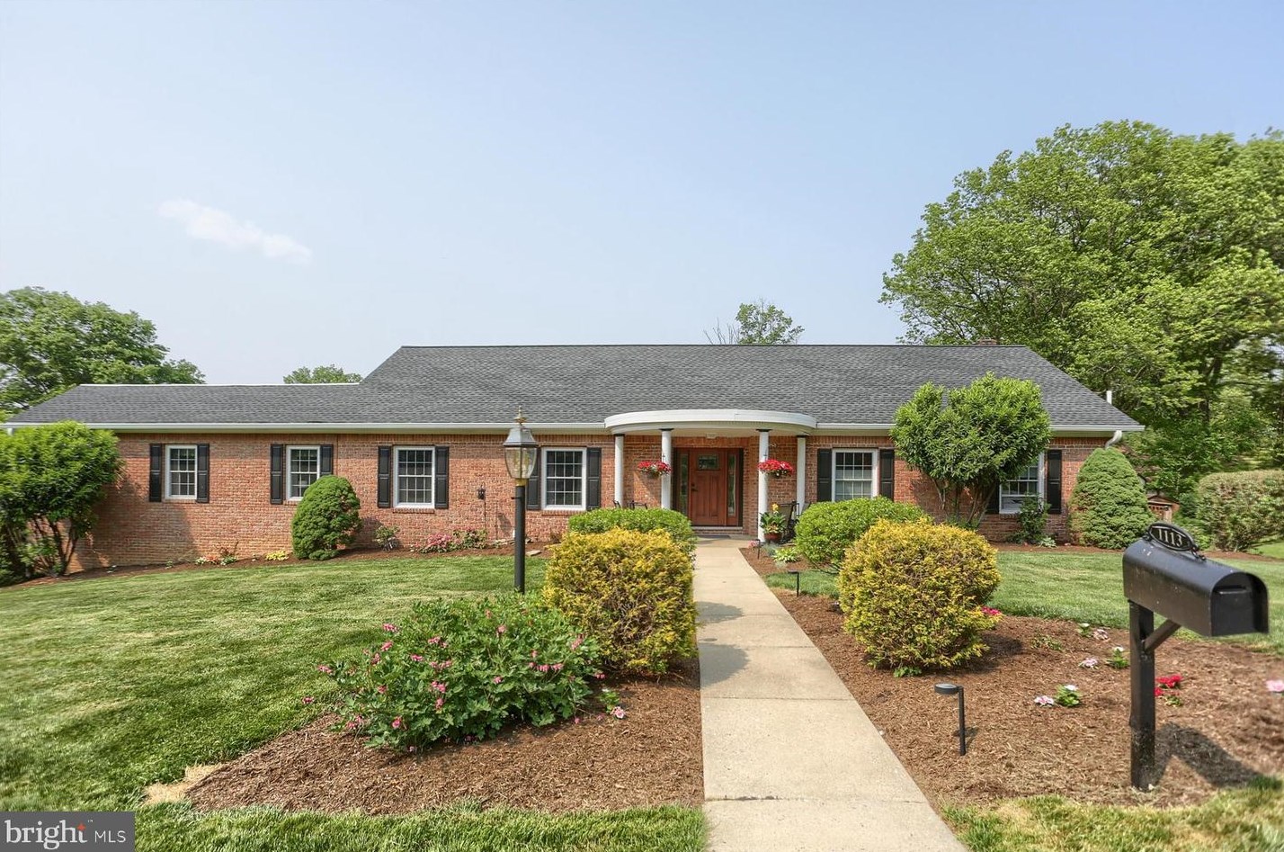 1113 Colonial Rd, Lancaster, PA 17603
