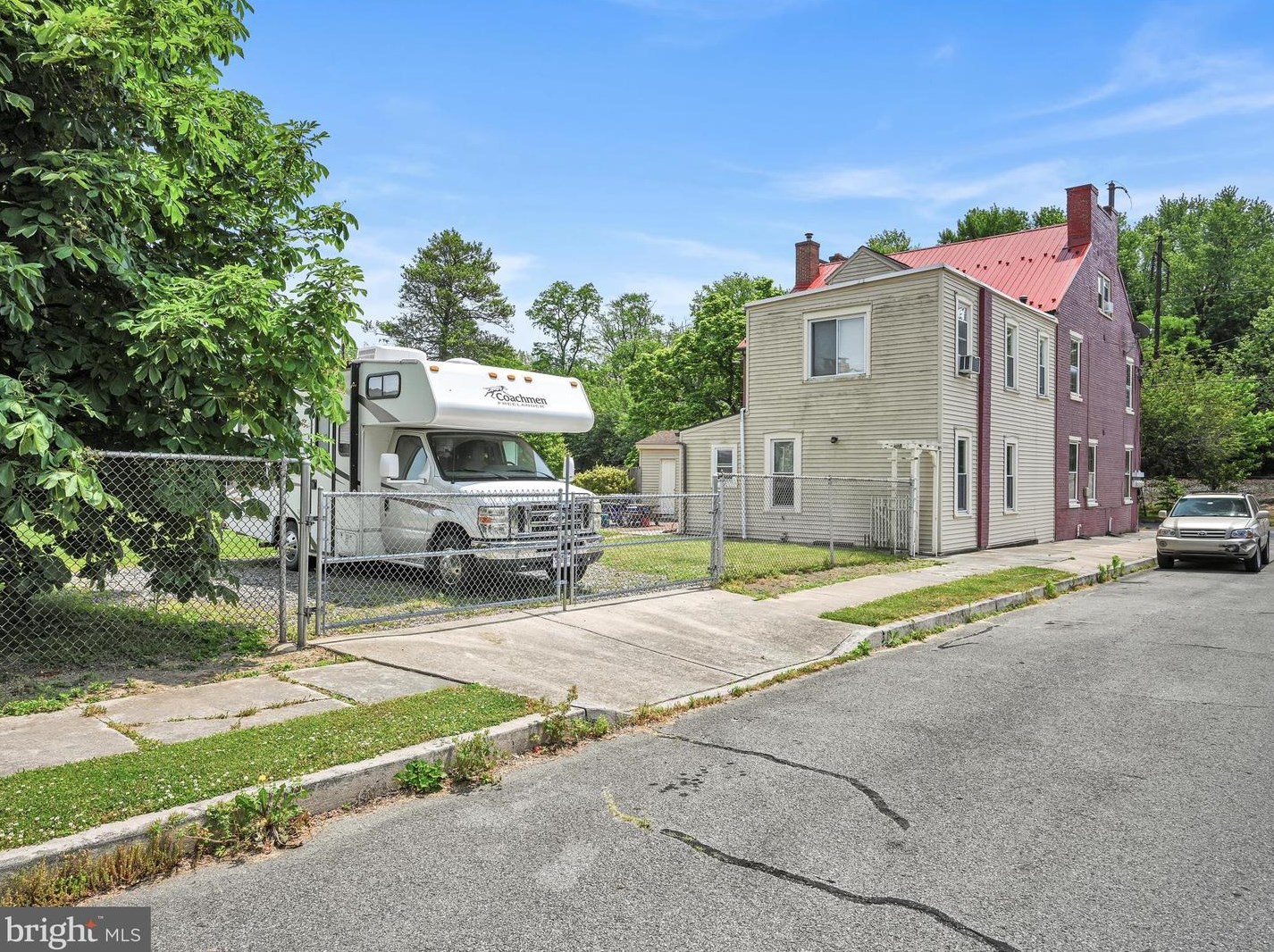 304 Front St, Marietta PA 17547-1704 exterior