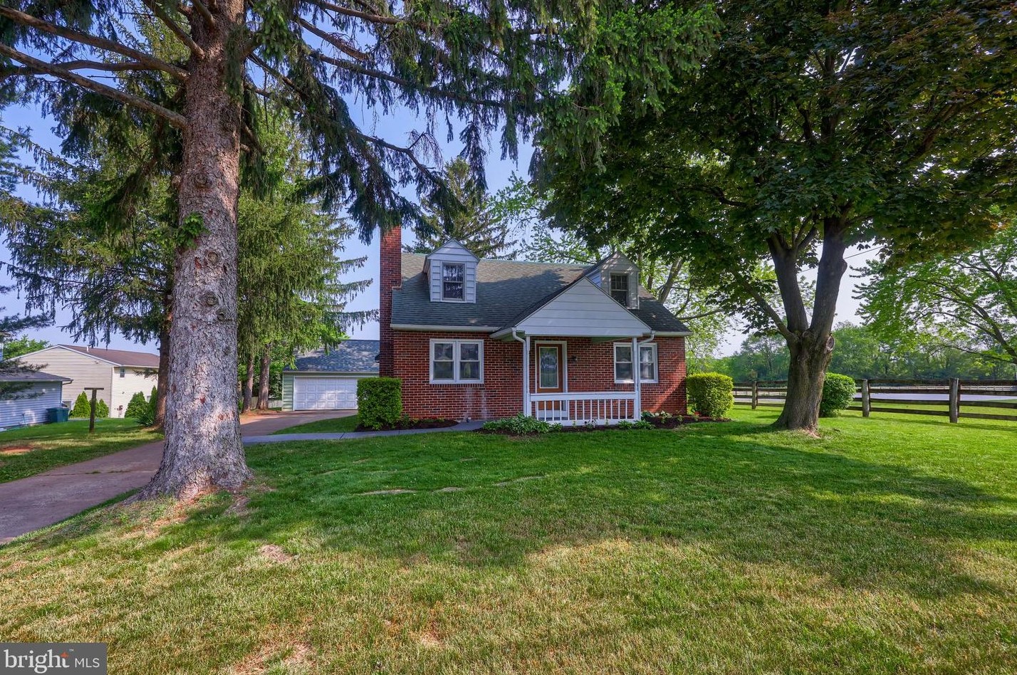 1606 N Reading Rd, Schoeneck, PA 17578