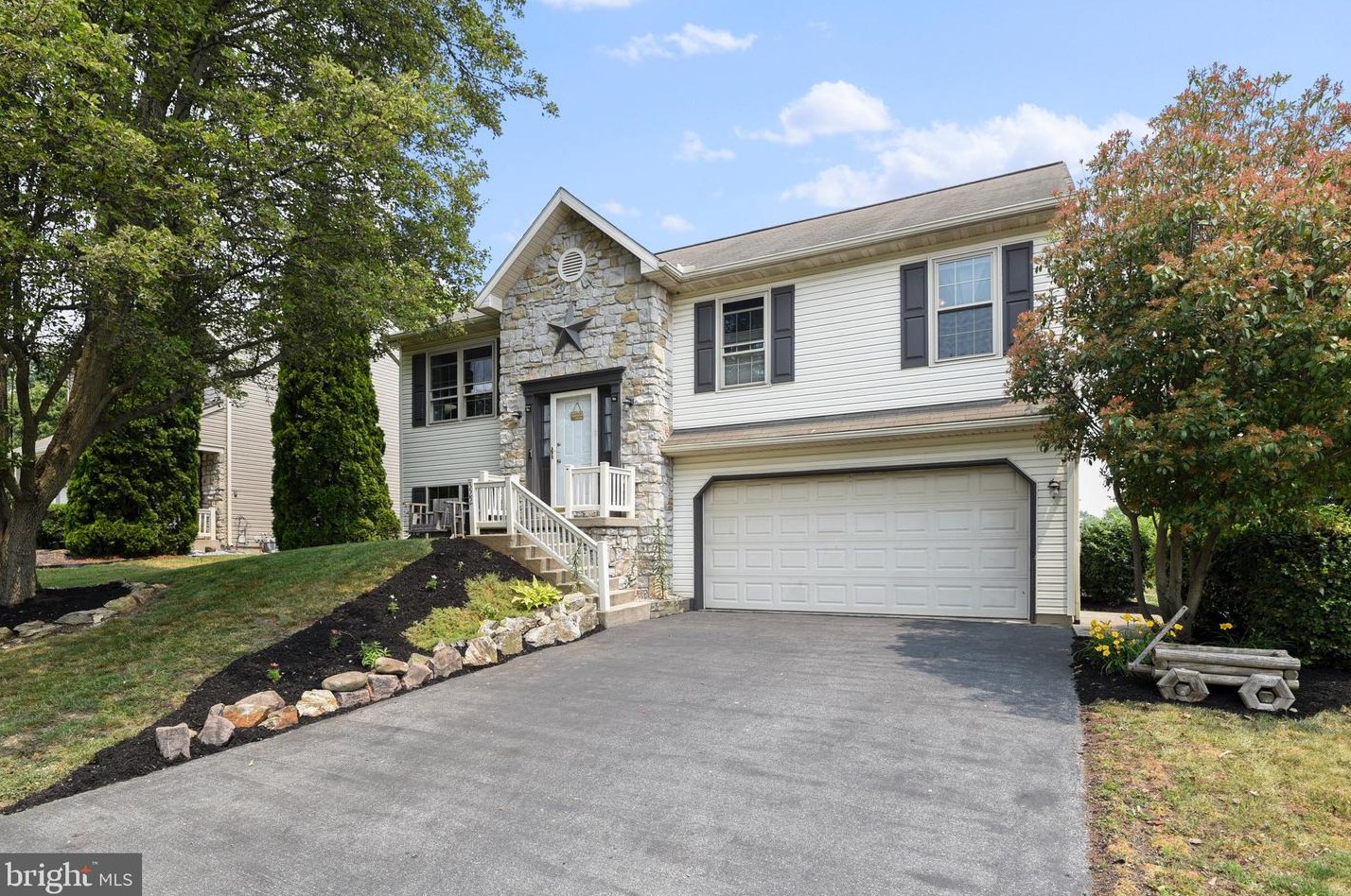322 Amanda Ct, Marietta, PA 17547-9216