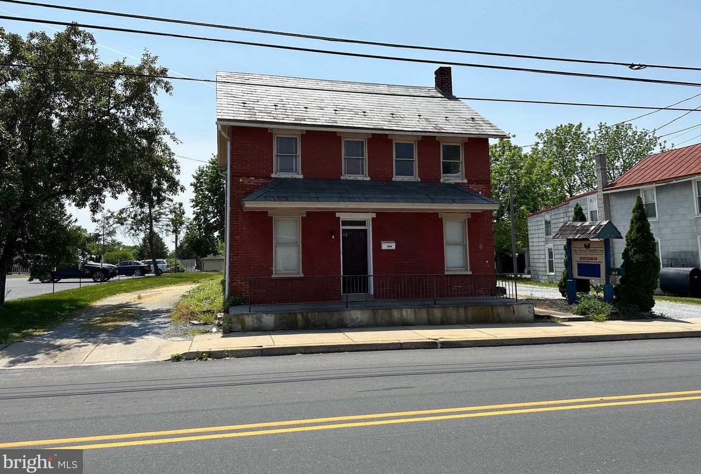 806 Main St, Akron, PA 17501