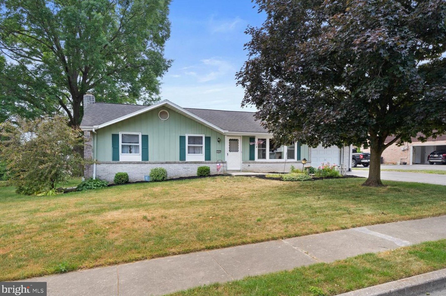 320 Parkview Dr, Old Line, PA 17545-9266