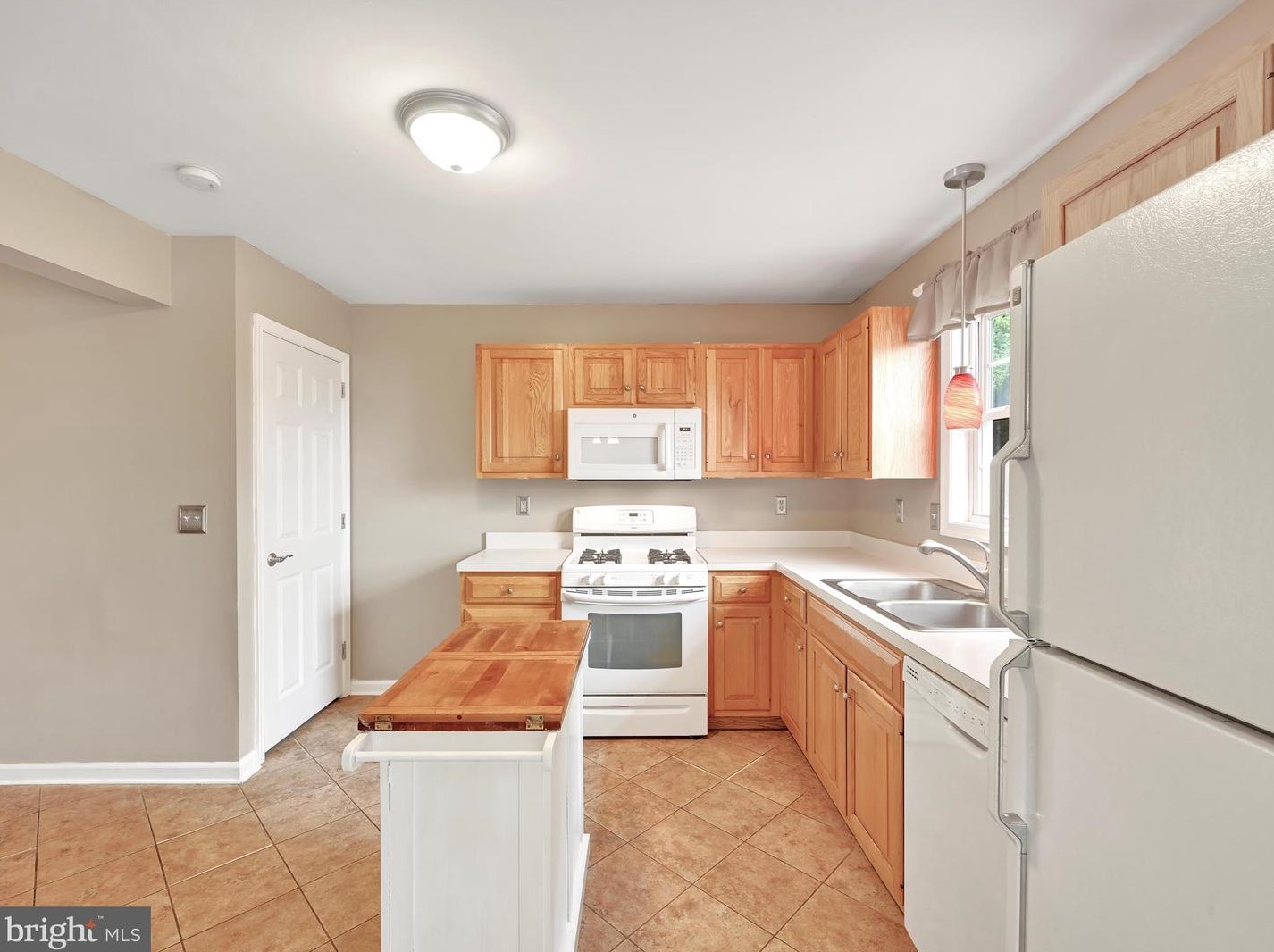 235 Chelmsford Dr, Marietta PA  17547-9738 exterior