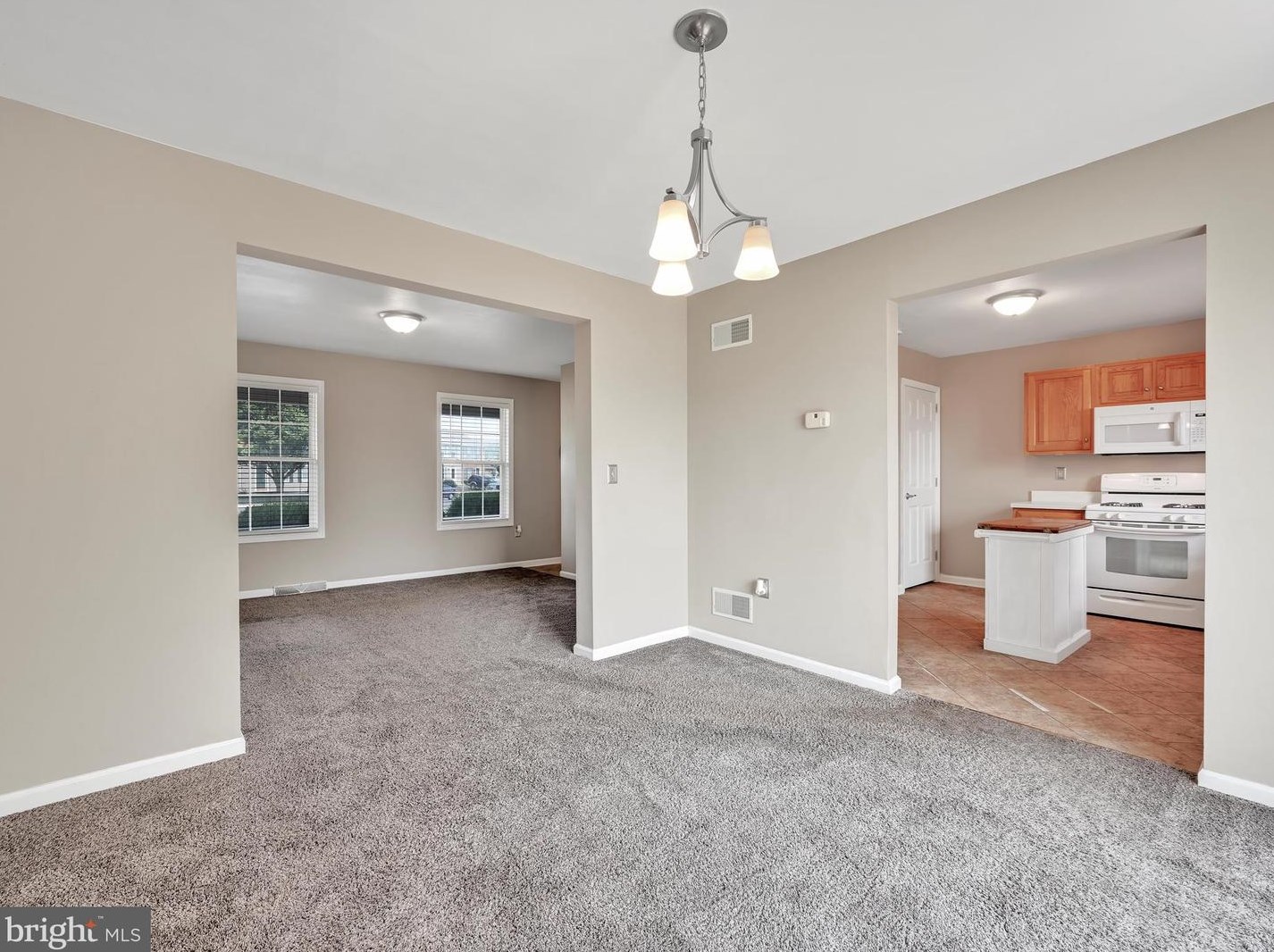 235 Chelmsford Dr, Marietta PA  17547-9738 exterior