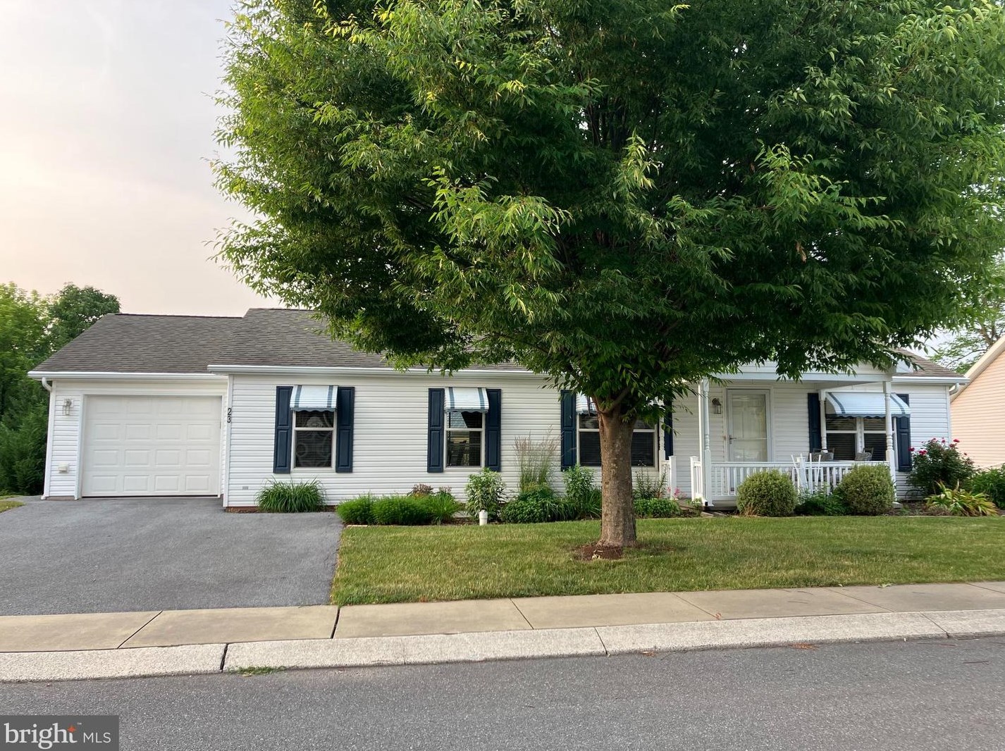 23 Millpond Dr, Schoeneck, PA 17578