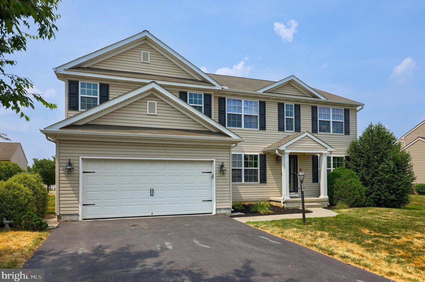 221 Fallowfield Dr, Bareville, PA 17540-1623
