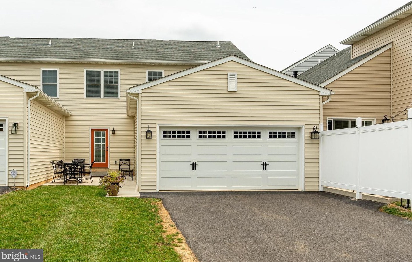 2577 Camas Ln, East Petersburg PA  17520-1435 exterior