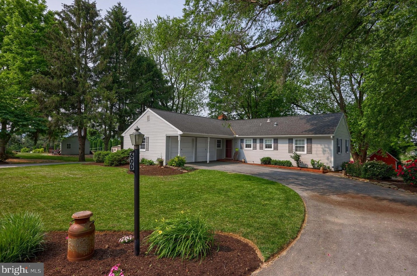 60 S Belmont Rd, Lapark, PA 17562
