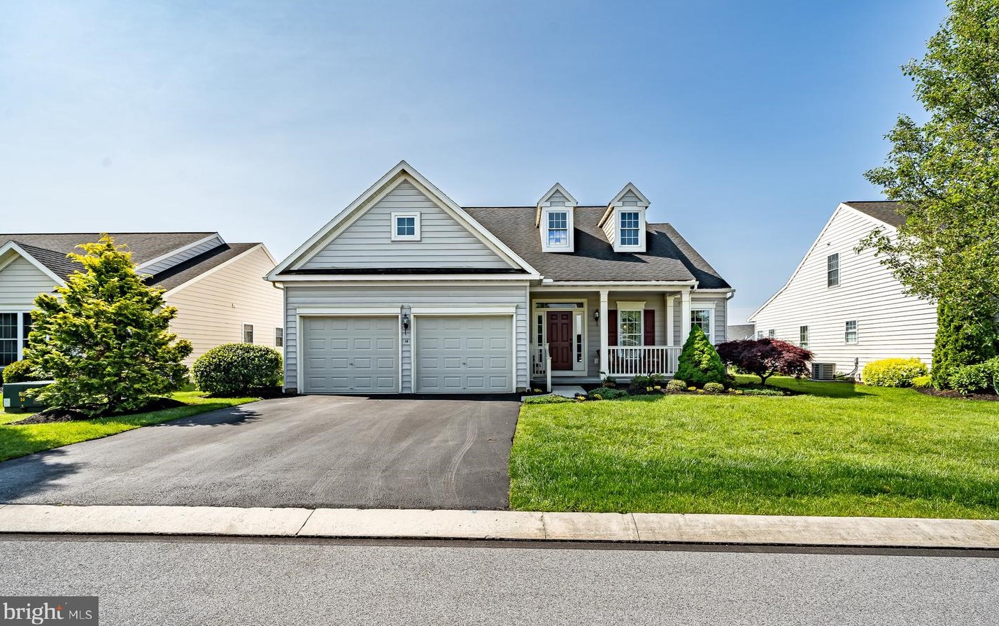 14 Old Ivy Ln, Gordonville, PA 17529-9204