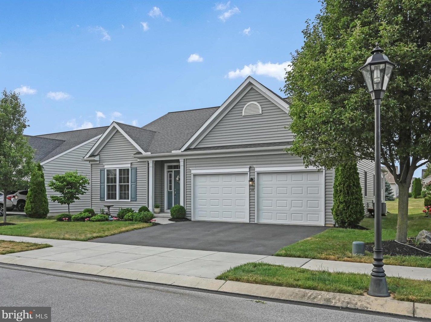 13 Old Ivy Ln, Gordonville, PA 17529-9204