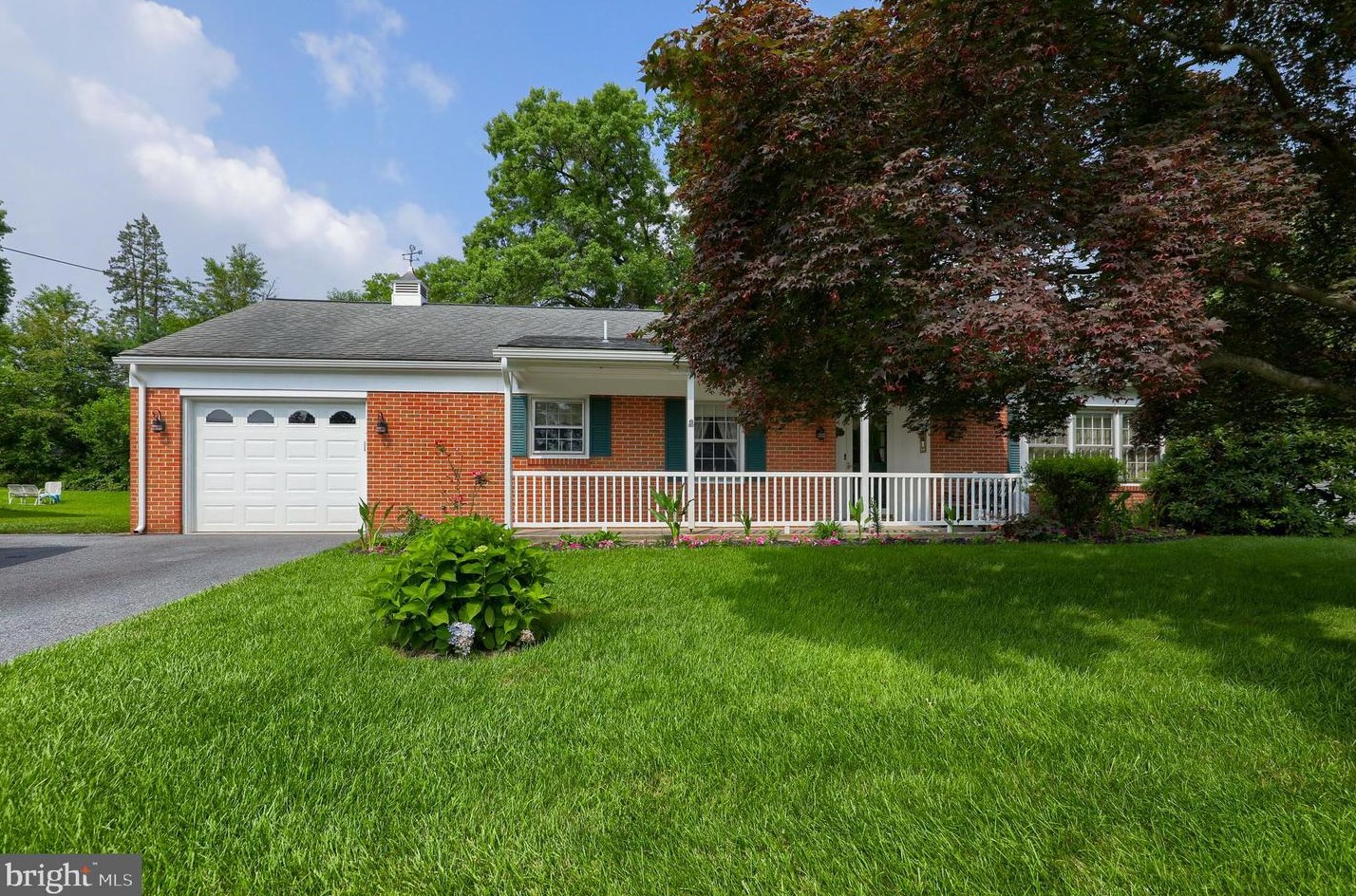 6476 Orange St, East Petersburg, PA 17520-1138