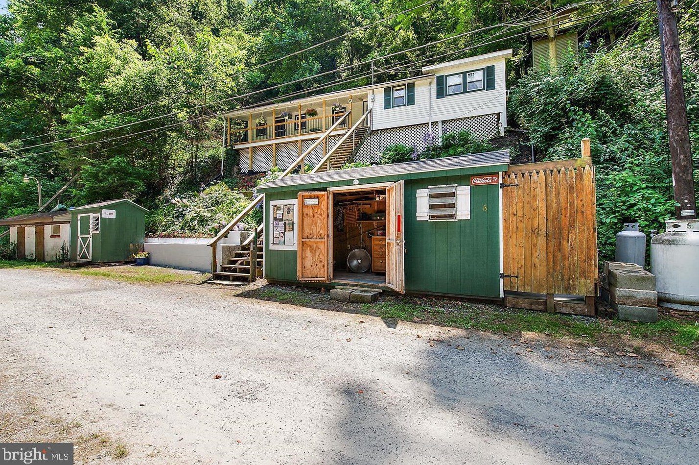6 Trolley Rd, Pequea, PA 17565-9778