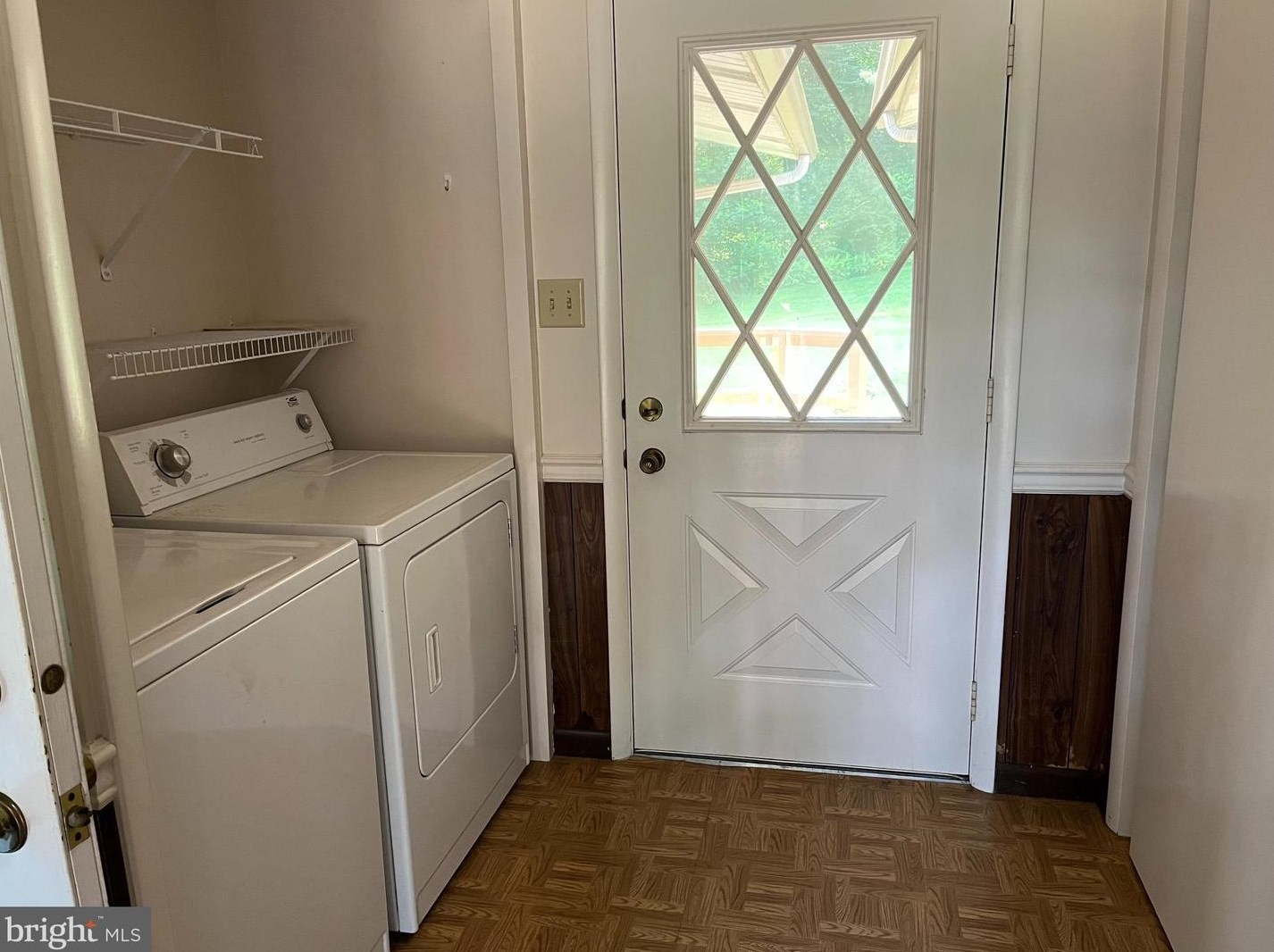 8 Fernwood Dr #a, Lapark, PA 17562