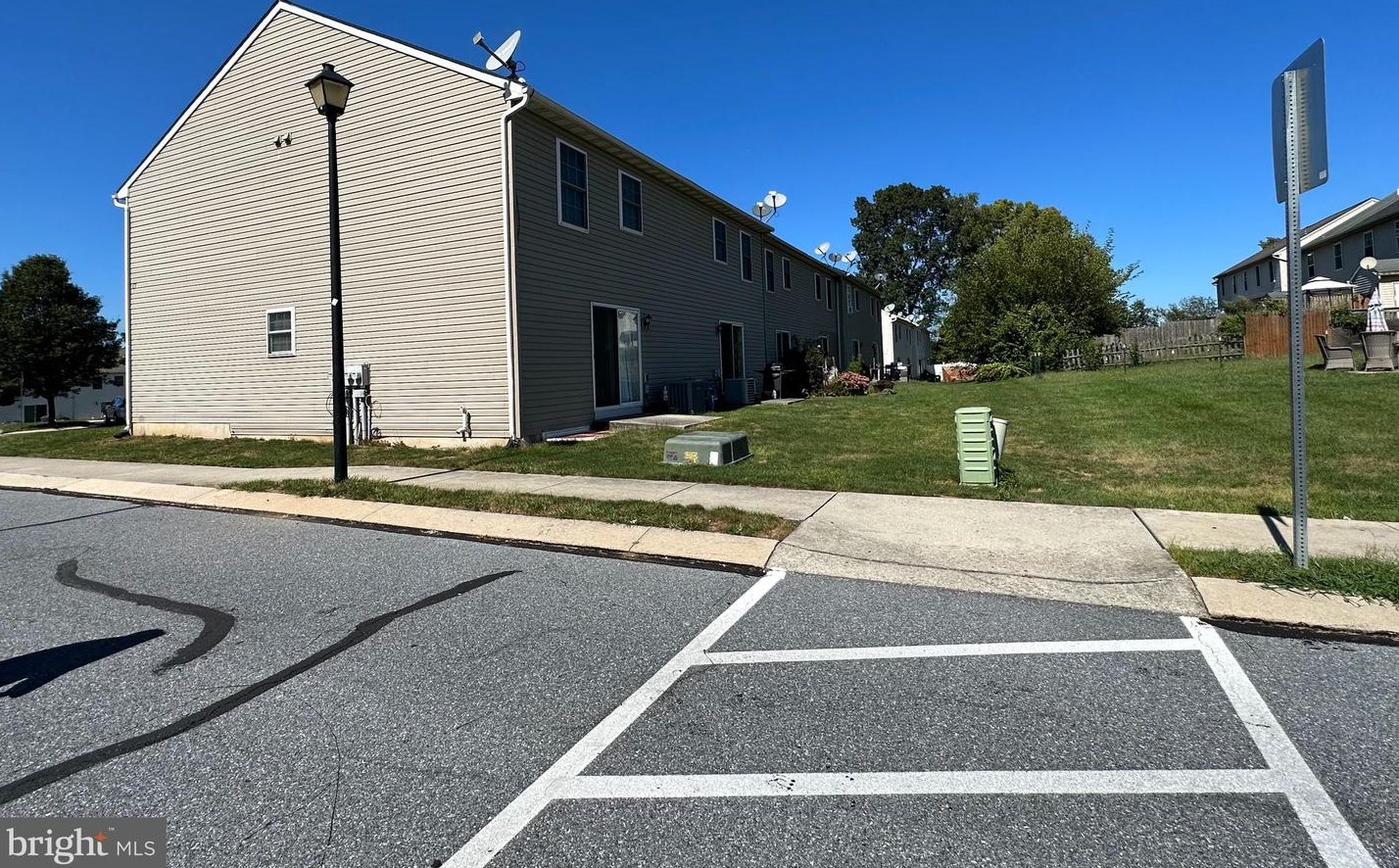 206 Red Cedar Ln, Marietta, PA 17547-9410