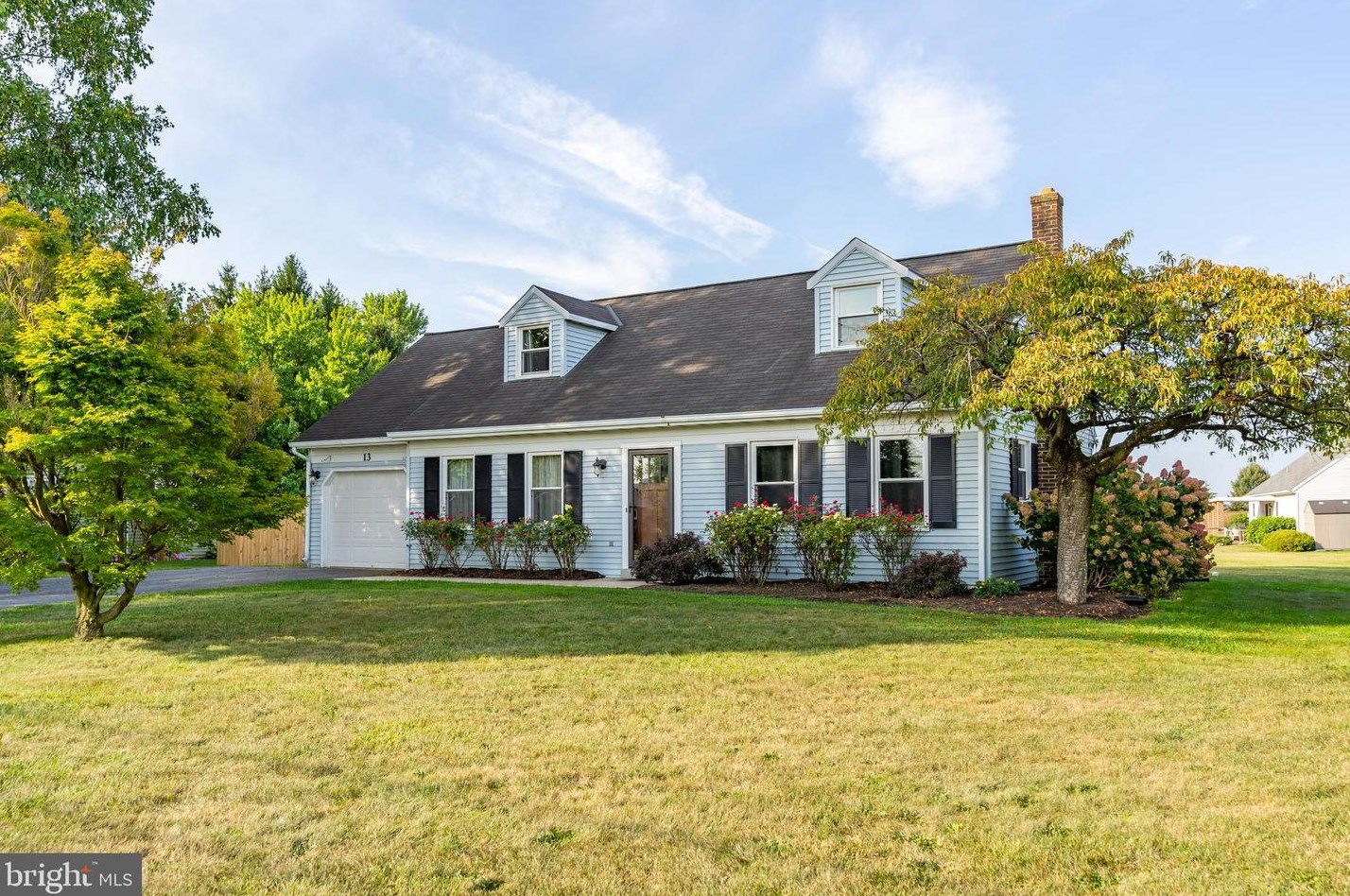 13 E Mohler Church Rd, Ephrata, PA 17522