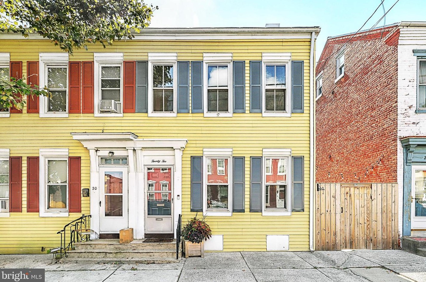 22 8th St, Kinderhook, PA 17512-1502
