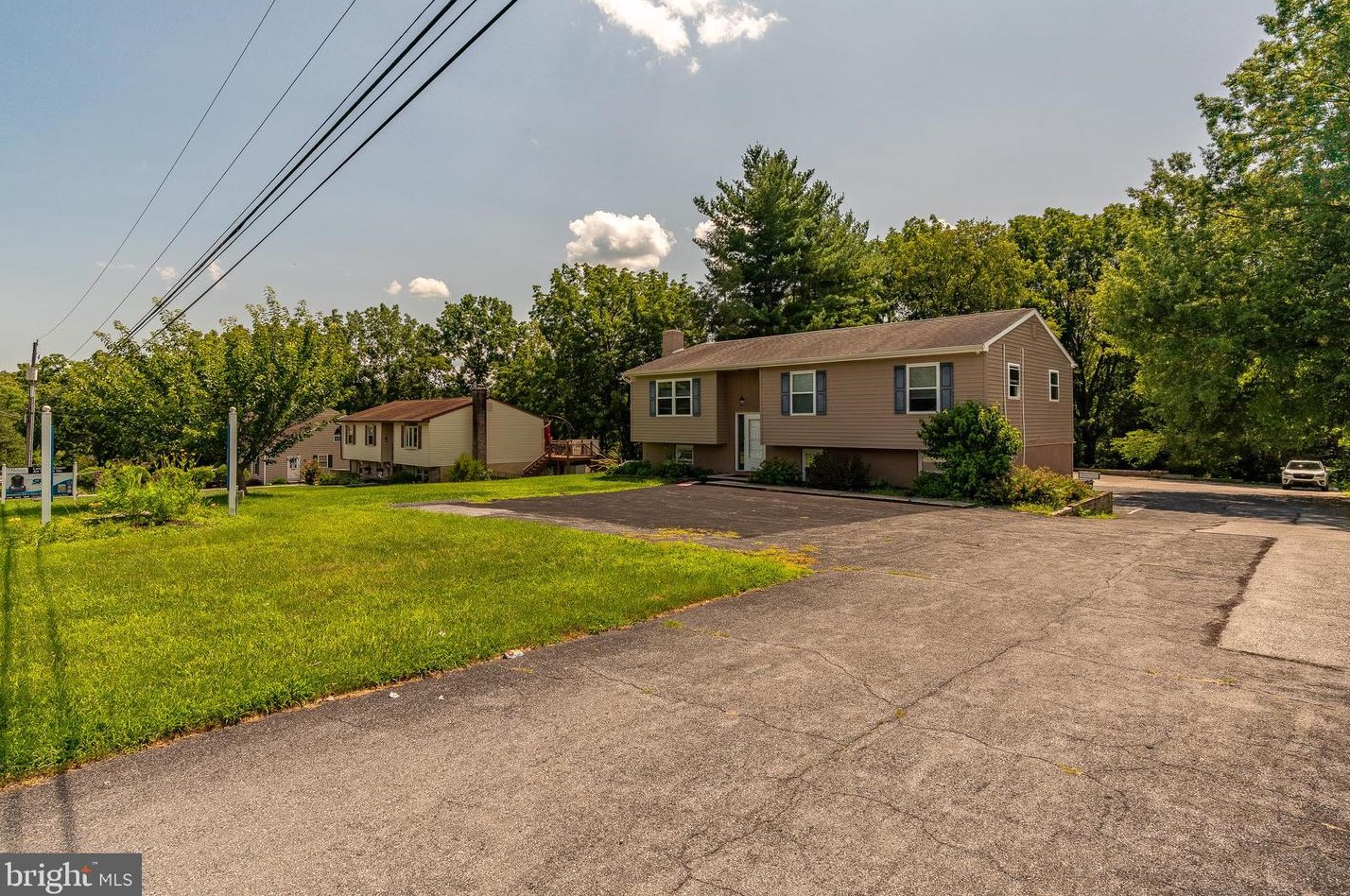 888 Millersville Rd, Lancaster, PA 17603