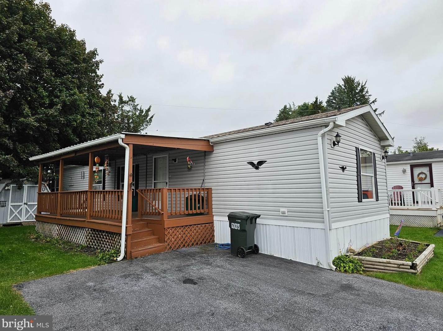 11 Green Acres Cir, Akron, PA 17501-1483