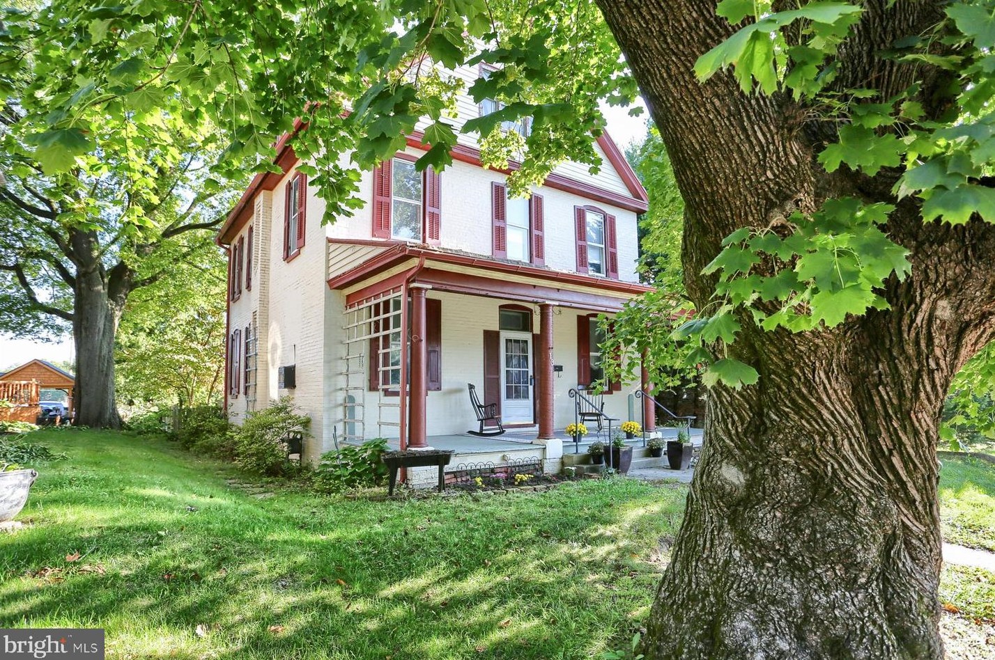 135 E Main St, Landisville, PA 17538